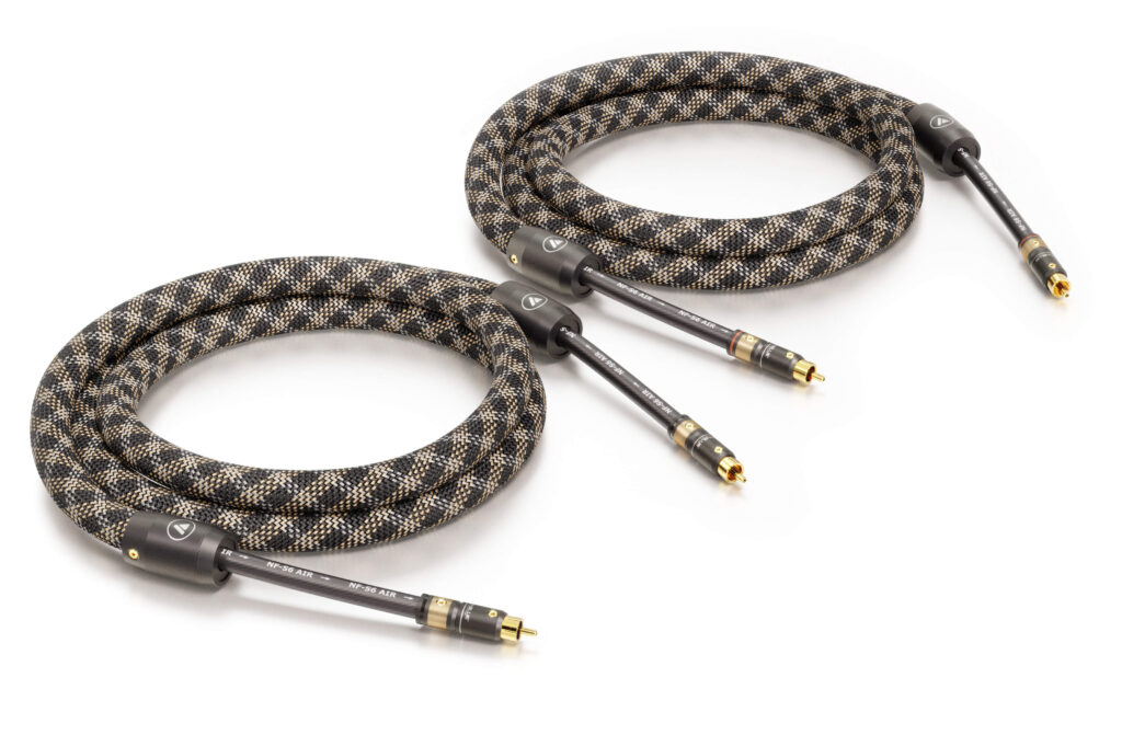 The NF-S6 Air Silver RCA cable from VIABLUE™ features silver-plated conductors for superior transmission quality and clear, accurate sound reproduction.