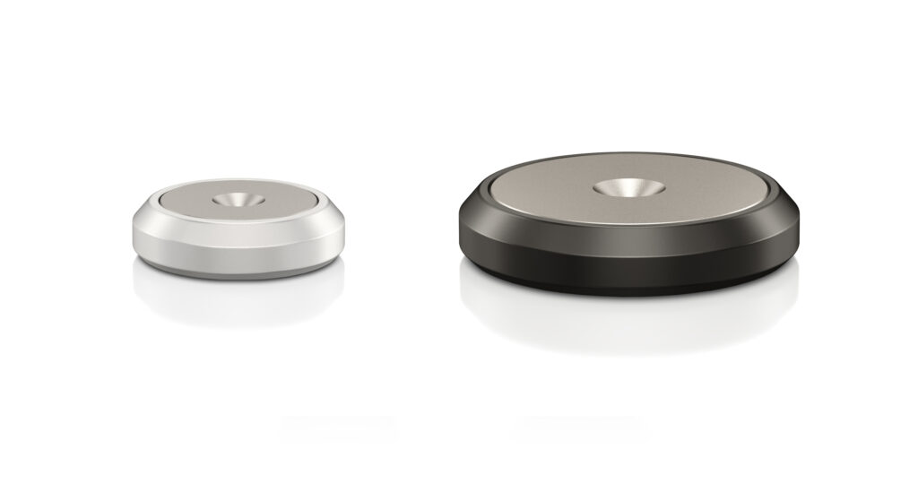 Spikes Discs von VIABLUE™ sind speziell für die Verwendung mit QTC- und HS-Absorbern entwickelt worden. Die kleinen Scheiben bestehen aus einem hochwertigen Materialmix, der Schwingungen und Vibrationen reduziert und somit für eine klarere und detailreichere Audio- Wiedergabe sorgt.