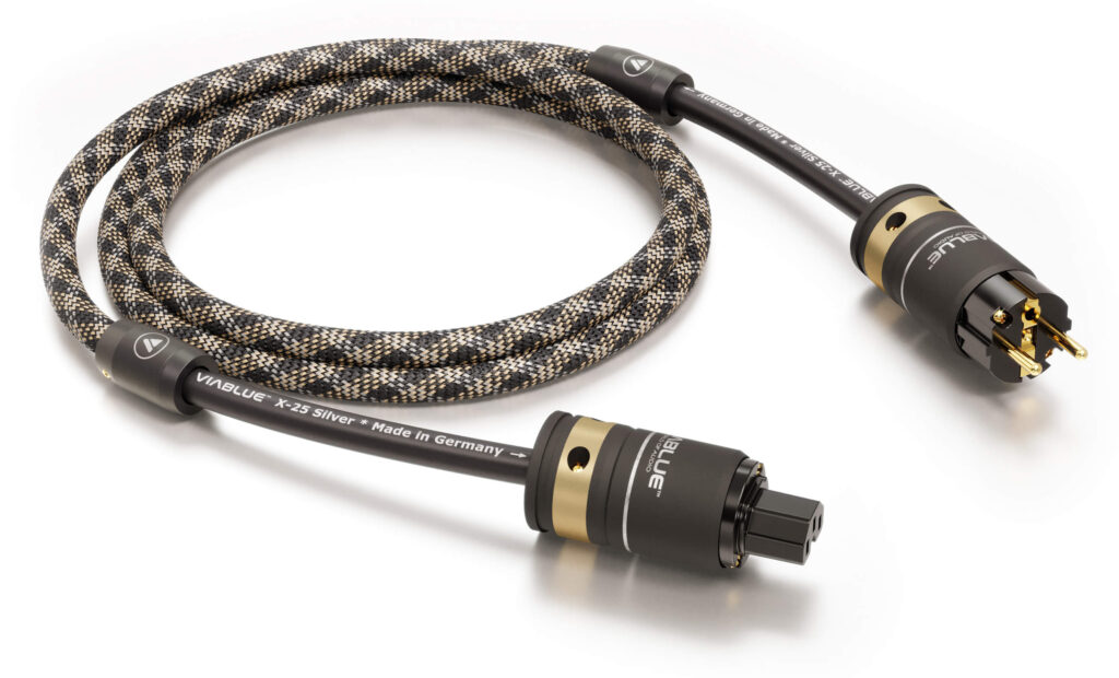 The X-25 Silver power cable EU from VIABLUE™ is a high quality power cable and has an EU plug and an IEC C13 socket and is made of high purity silver.