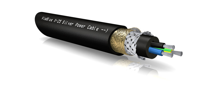 Das X-25 Silver Netzkabel von VIABLUE™ verfügt über Leiter aus versilbertem OFC-Kupfer, die für eine optimale Signalübertragung sorgen.