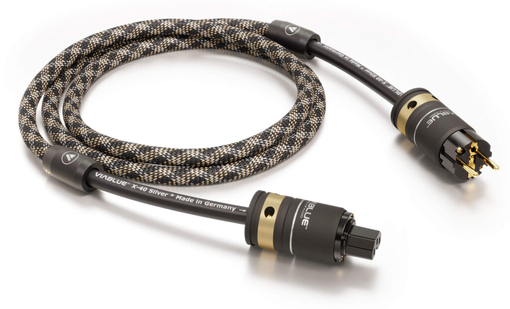 The VIABLUE™ X-40 power cable features special shielding and double braided shielding to minimize noise and interference.
