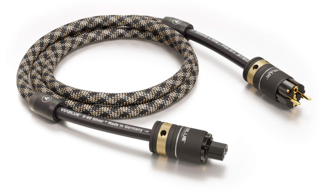 Das X-60 Silver Netzkabel von VIABLUE™ ist ein hochwertiges Kabel für den Einsatz in Hifi- und High-End-Anlagen.